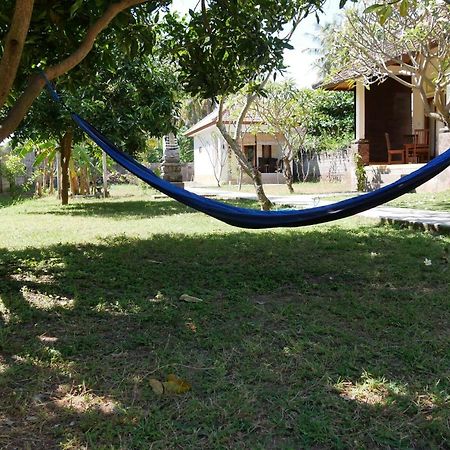 Bumbung Bungalows Amed  Exterior photo